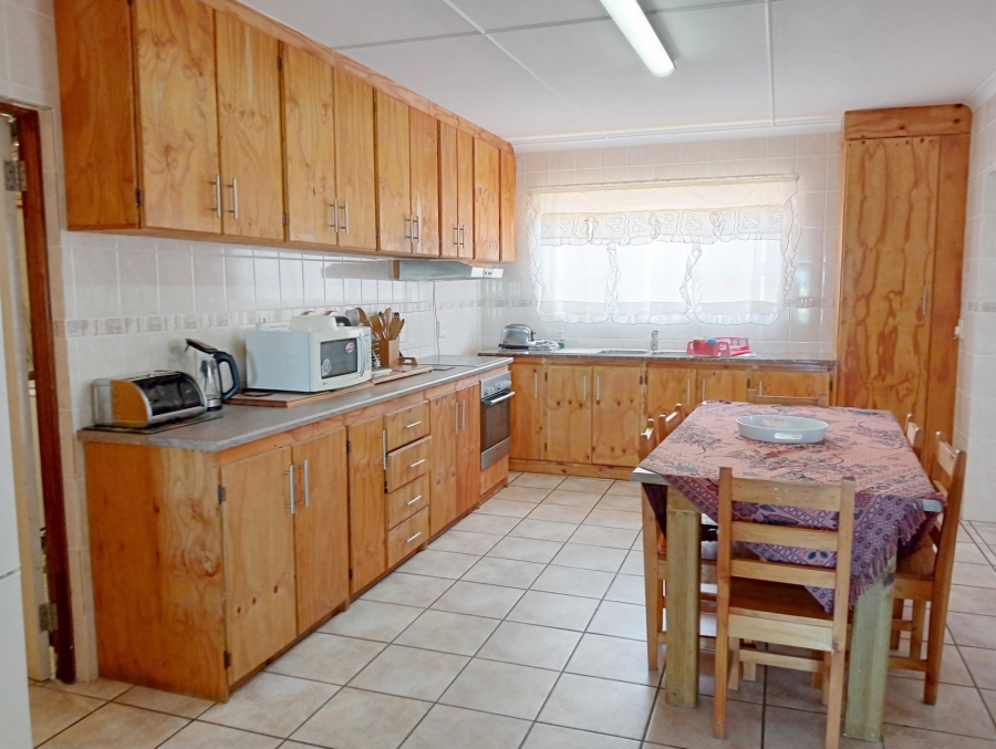 4 Bedroom Property for Sale in Struisbaai Western Cape